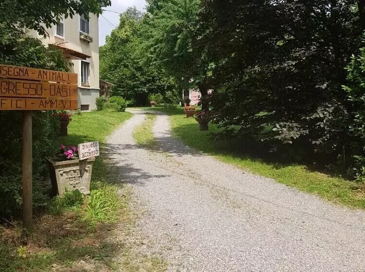 Aamiaismajoitus (B&B) Le Case Nel Bosco