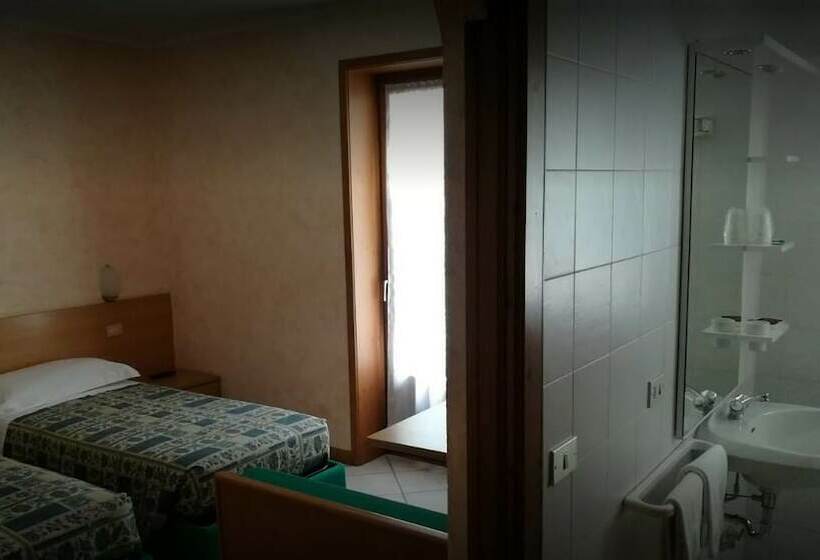 Camping Hotel La Pineta