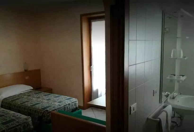 Camping Hotel La Pineta