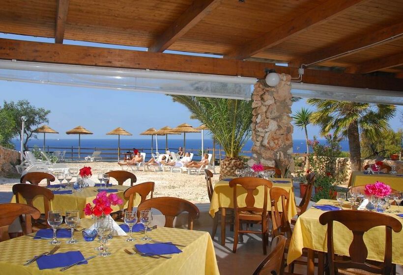 Отель Camping La Roccia