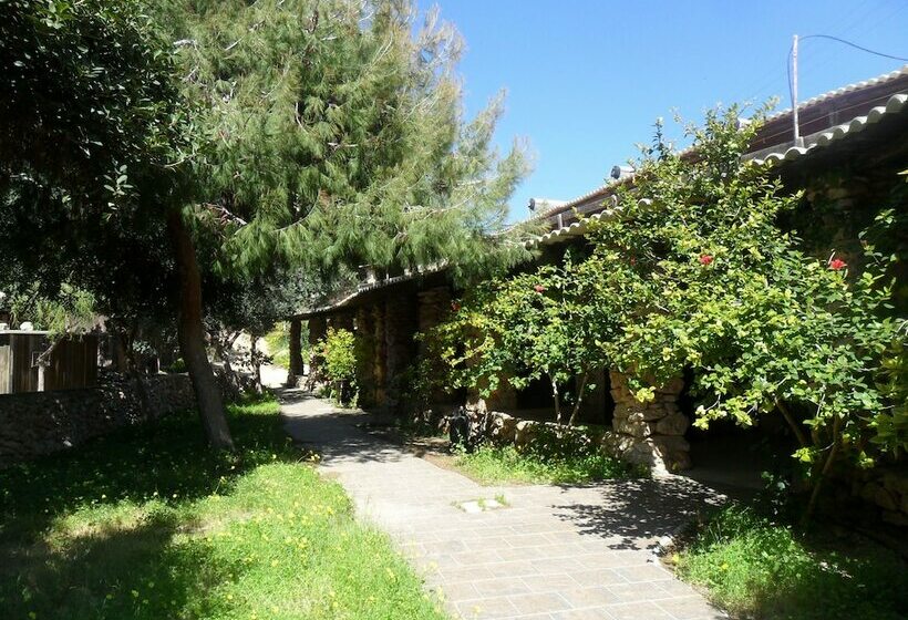 Отель Camping La Roccia