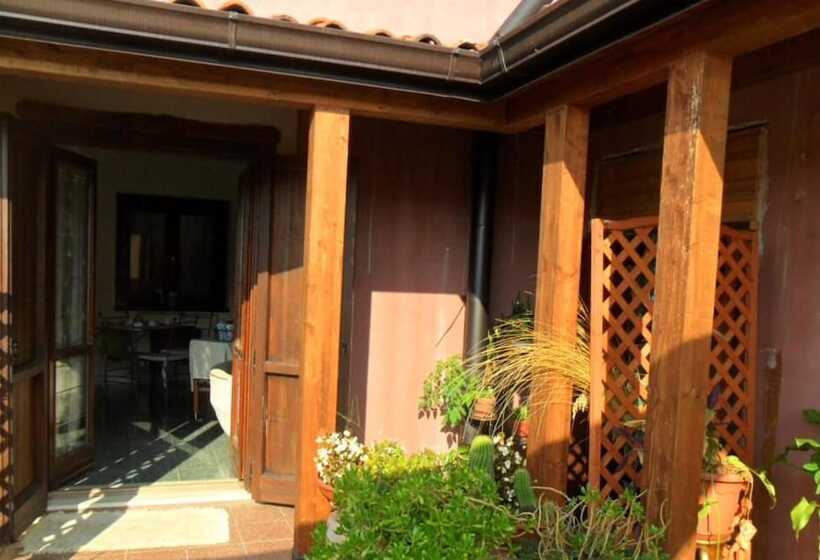 田舎風ホテル B&b Home Holiday Villa Delle Acacie Agriturismo