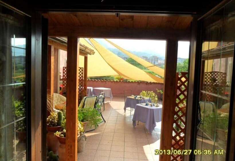 田舎風ホテル B&b Home Holiday Villa Delle Acacie Agriturismo