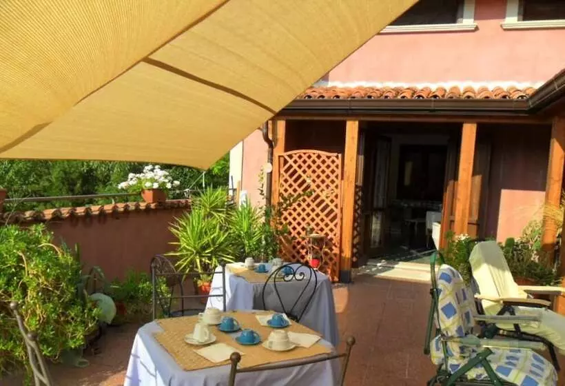 田舎風ホテル B&b Home Holiday Villa Delle Acacie Agriturismo
