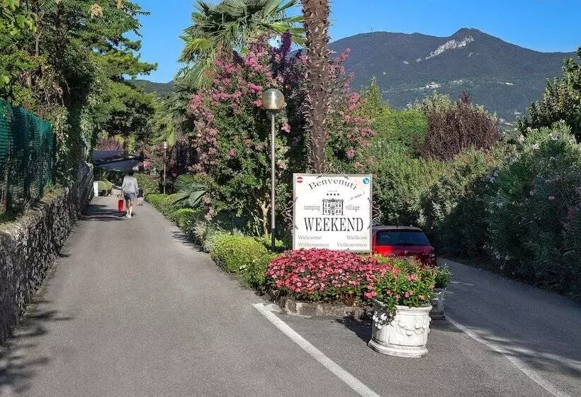 Hotelli Weekend Glamping Resort