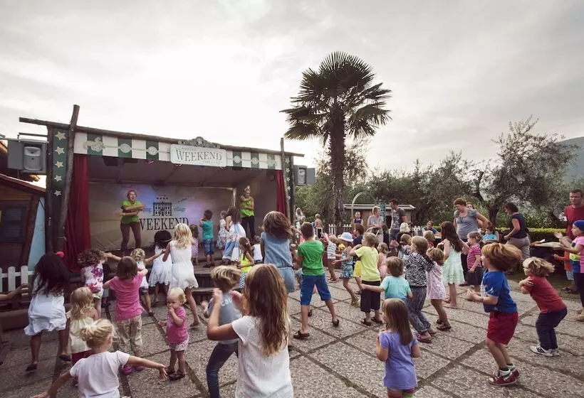 Hotelli Weekend Glamping Resort