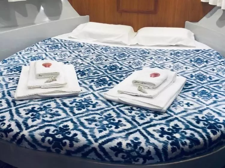 ホテル Yatch Suite Porto Santo Stefano