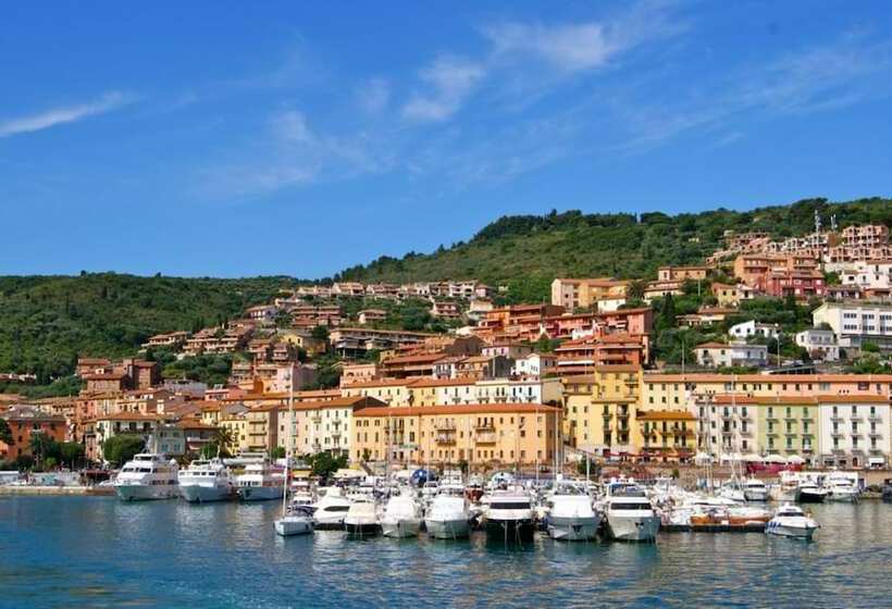 فندق Yatch Suite Porto Santo Stefano