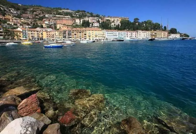 ホテル Yatch Suite Porto Santo Stefano