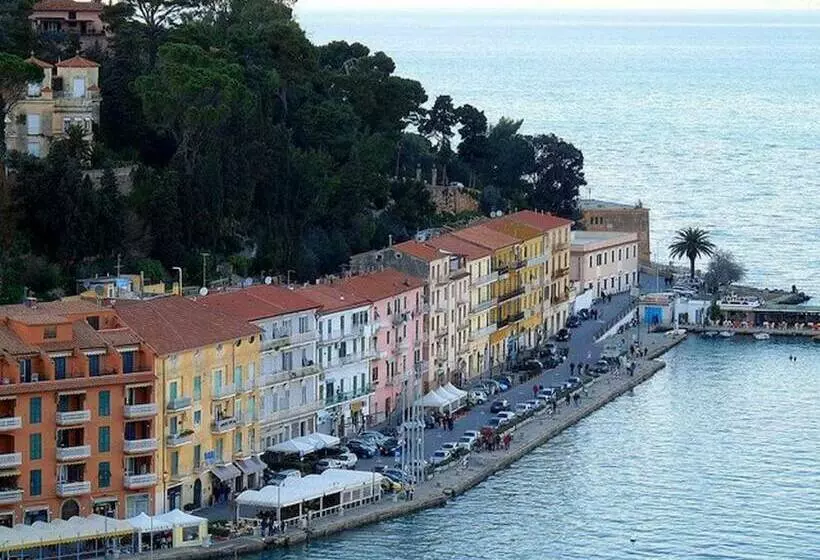 ホテル Yatch Suite Porto Santo Stefano
