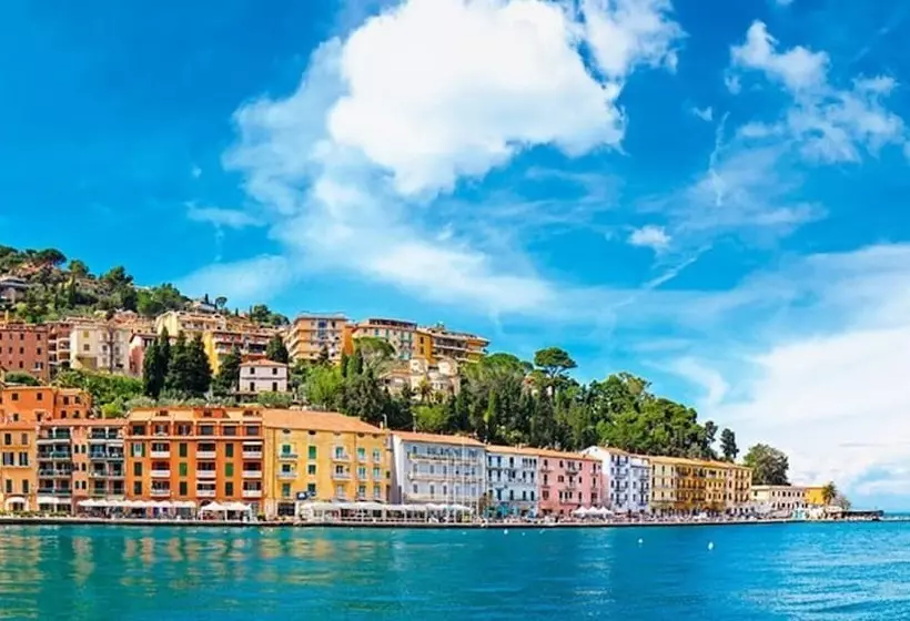 ホテル Yatch Suite Porto Santo Stefano