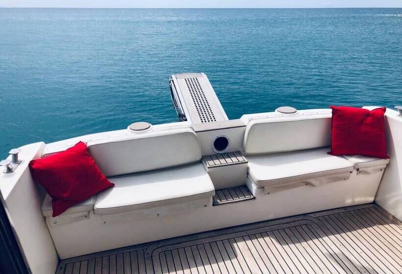 فندق Yatch Suite Porto Santo Stefano