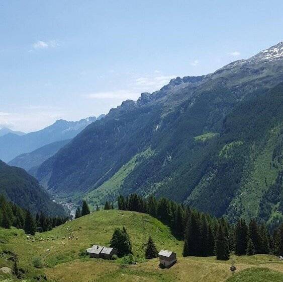 ホテル Albergo Bucaneve