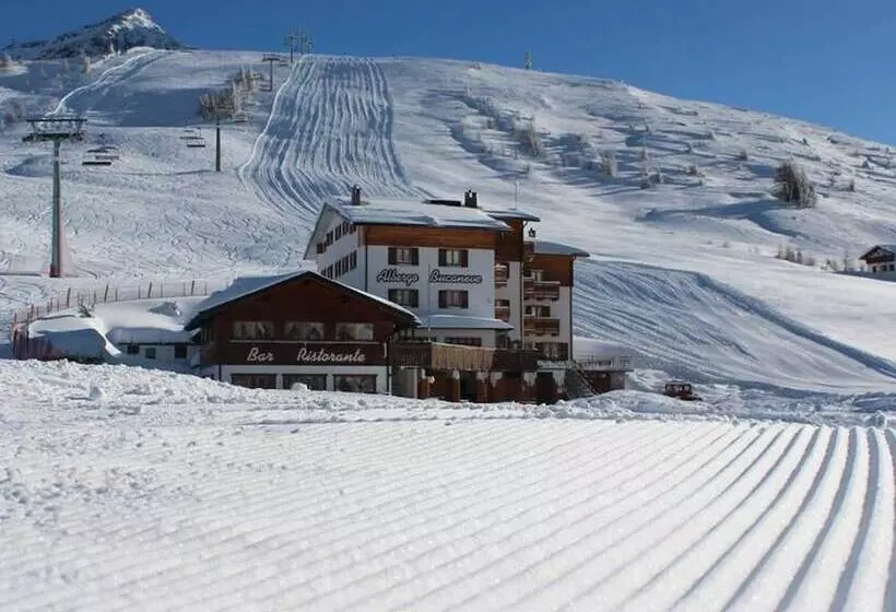 Hotelli Albergo Bucaneve
