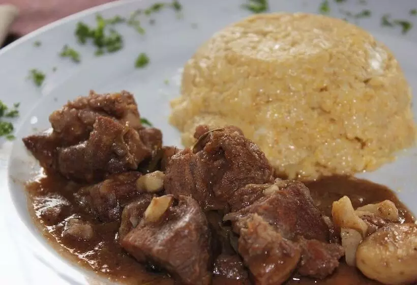 Hotelli Albergo Bucaneve