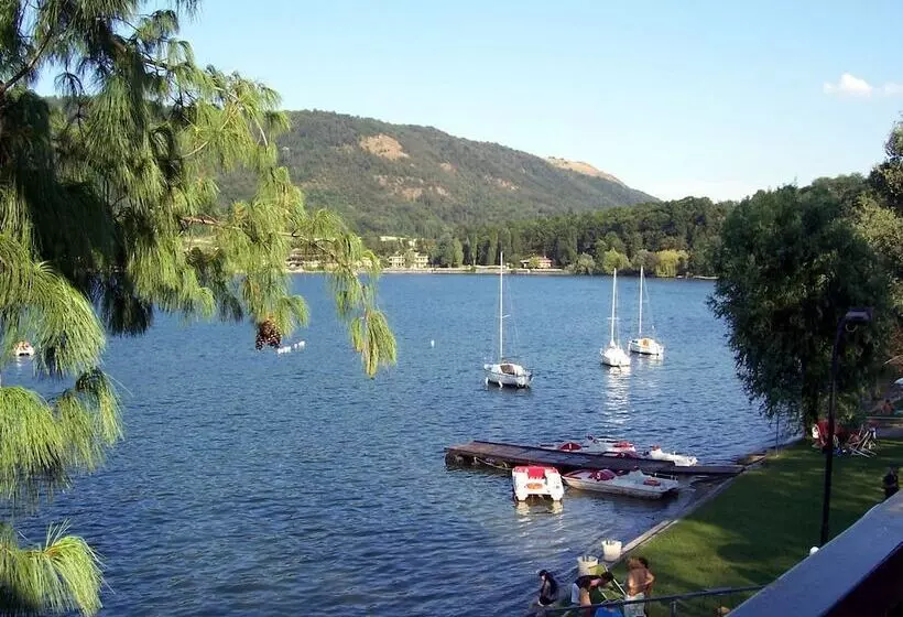 Hotelli Camping Aviglianalacs