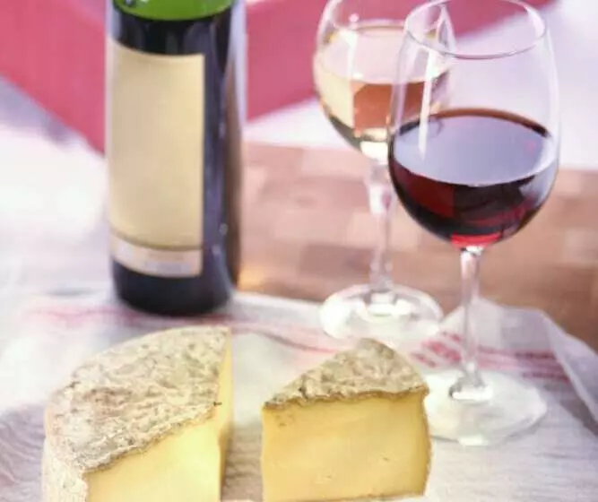 Hotelli Camping Aviglianalacs