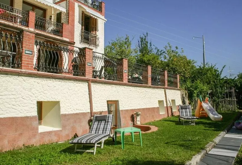 Aamiaismajoitus (B&B) La Dolce Vita