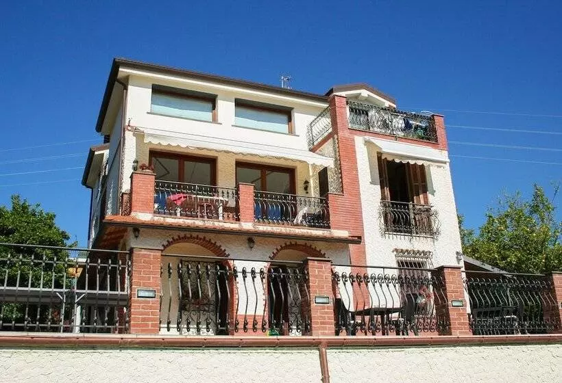 Aamiaismajoitus (B&B) La Dolce Vita