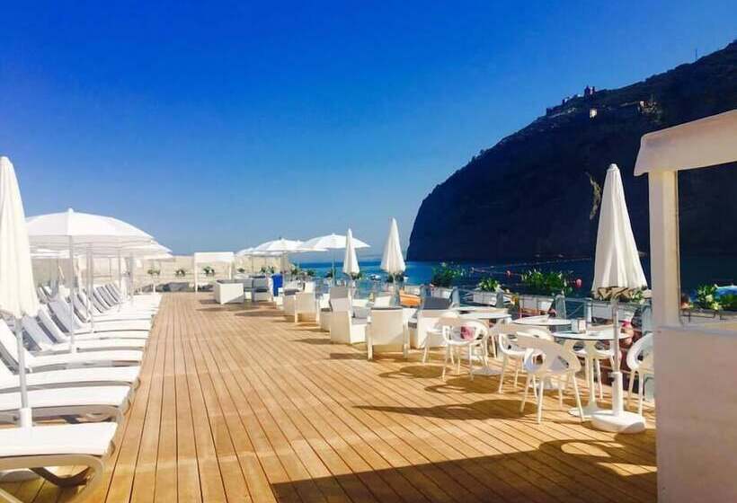 簡易ホテル Palazzo Caracciolo