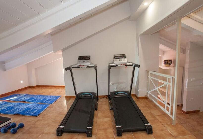 簡易ホテル Palazzo Caracciolo