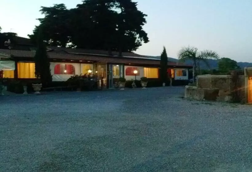 Maaseutuhotelli Borgo Dell Aschetto