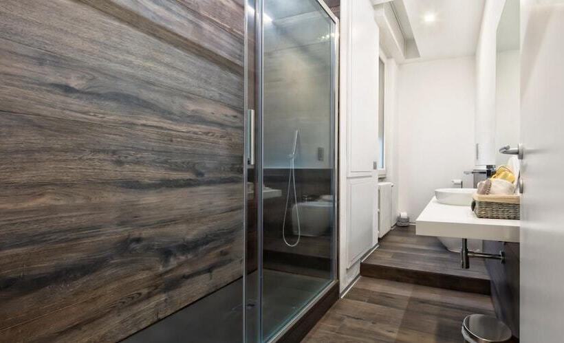 פנסיון Suite Vogue Luce