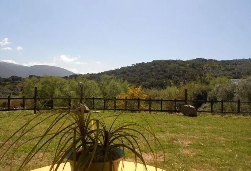 هتل Agriturismo Alba Chiara