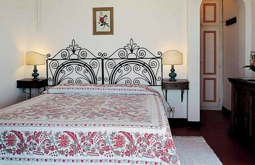 Hotel Baia Paraelios Resort