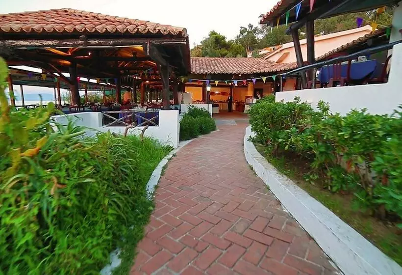 ホテル Baia Paraelios Resort