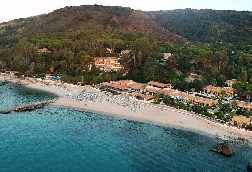 Hotel Baia Paraelios Resort