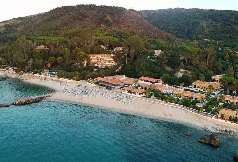 ホテル Baia Paraelios Resort