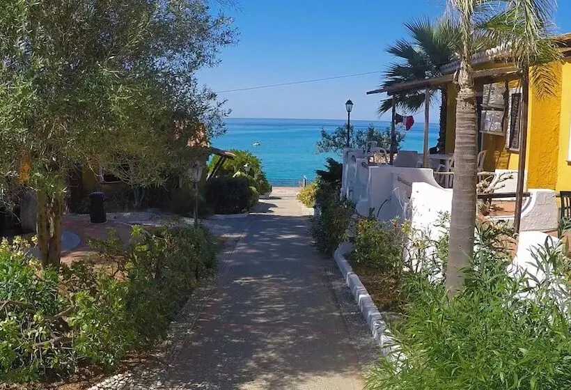 ホテル Baia Paraelios Resort