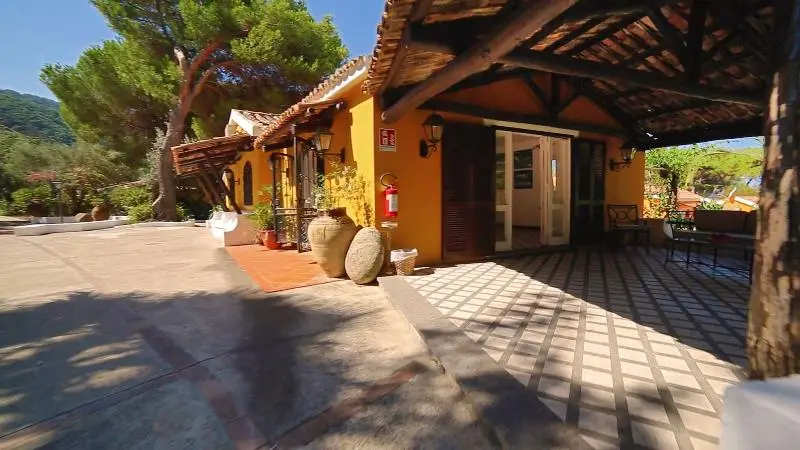 هتل Baia Paraelios Resort