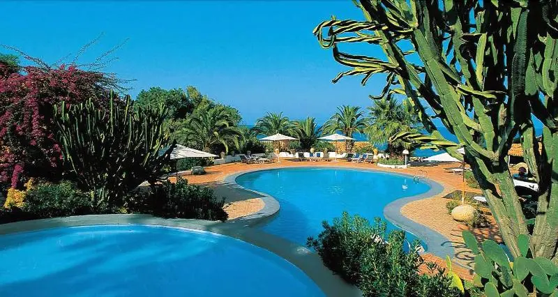 هتل Baia Paraelios Resort