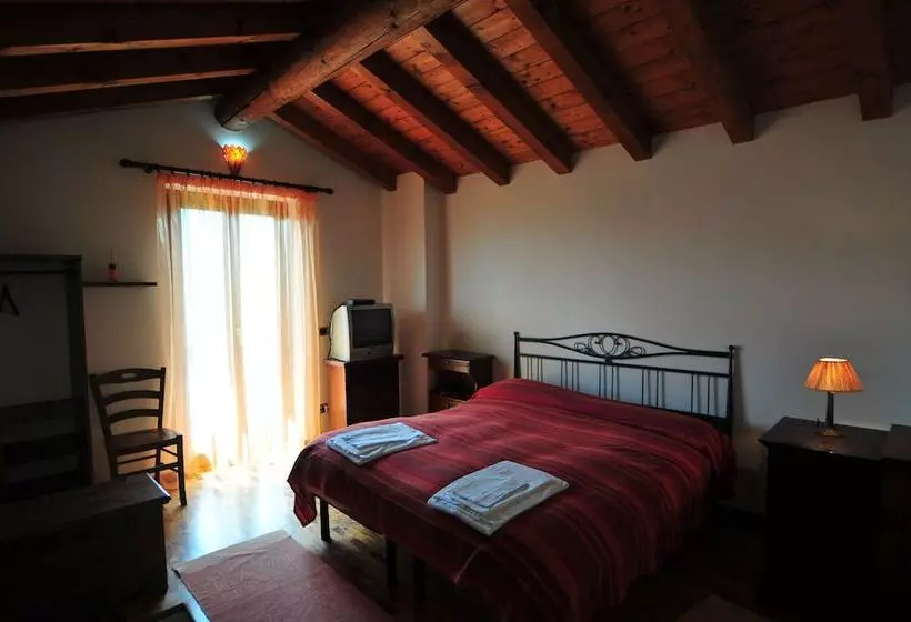 田舎風ホテル Agriturismo La Fonte Di Mariella