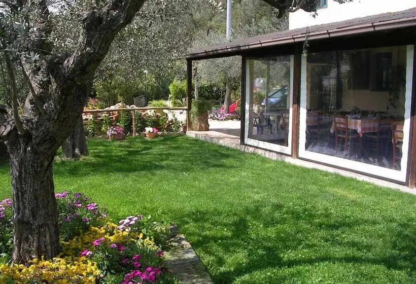 Lomakeskus Il Girasole Country Village