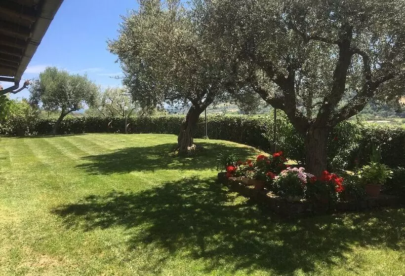 Lomakeskus Il Girasole Country Village