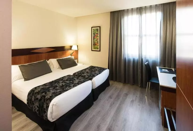 Отель Catalonia Eixample 1864