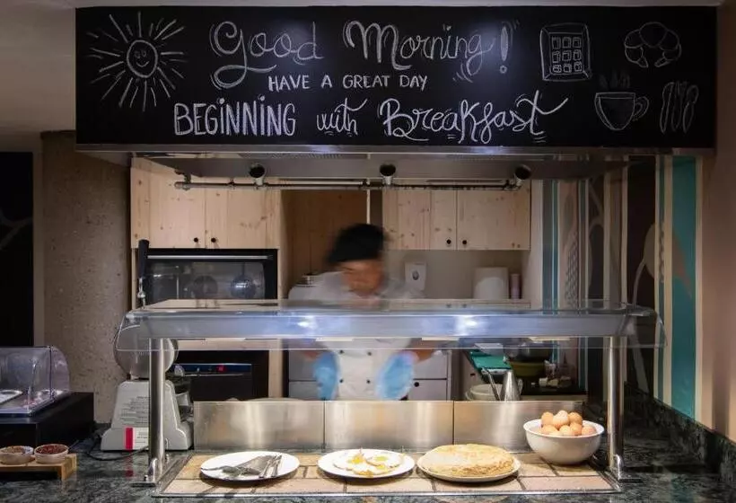 Отель Catalonia Eixample 1864