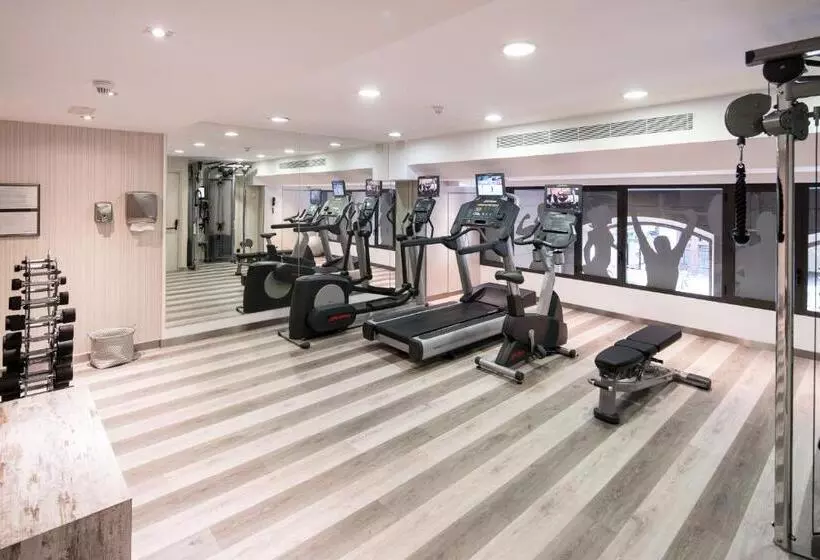 Отель Catalonia Eixample 1864