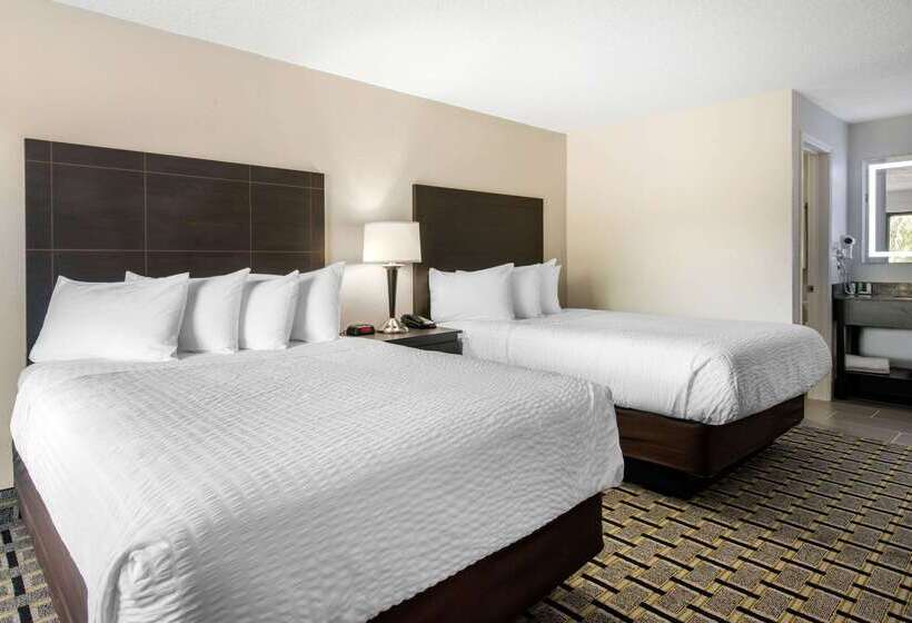 فندق Clarion Inn & Suites Kissimmeelake Buena Vista South