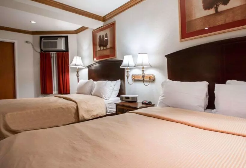 Clarion Hotel Park Avenue