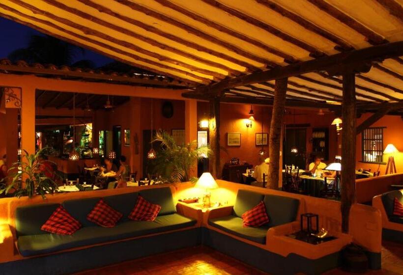 هتل Costa Linda Beach