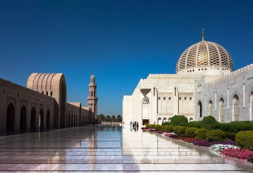 هتل Crowne Plaza Muscat, An Ihg