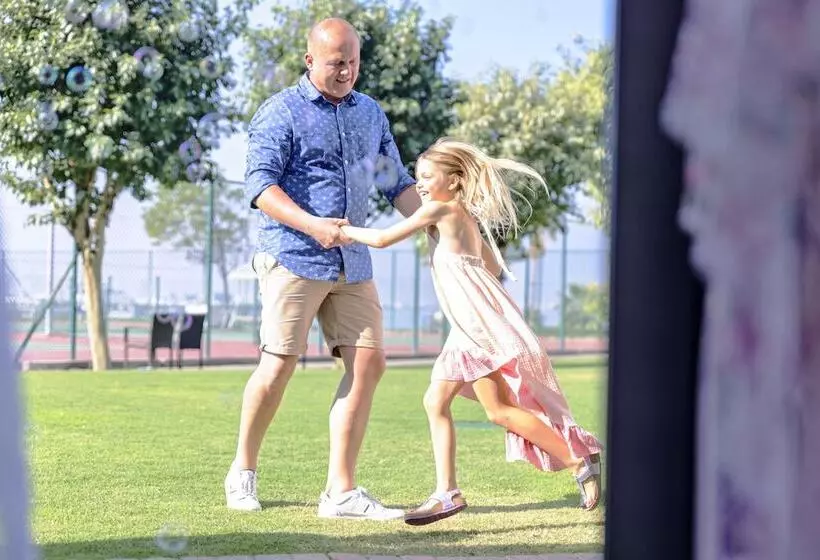 هتل Crowne Plaza Muscat, An Ihg