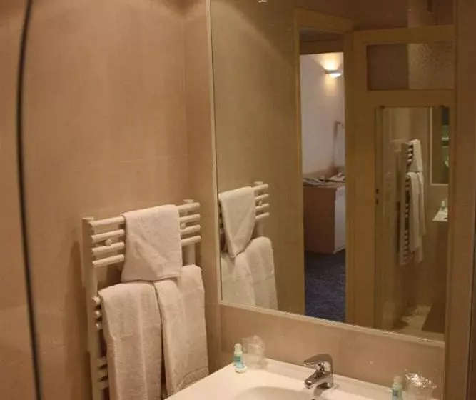 Hotel Les Suites Massena