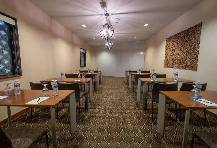 酒店 Maya   A Doubletree By Hilton