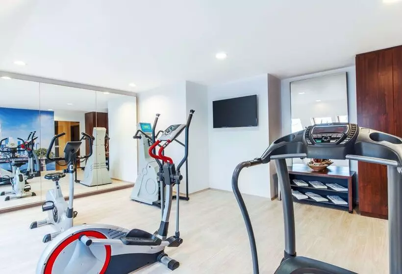 Hotell NH Budapest City