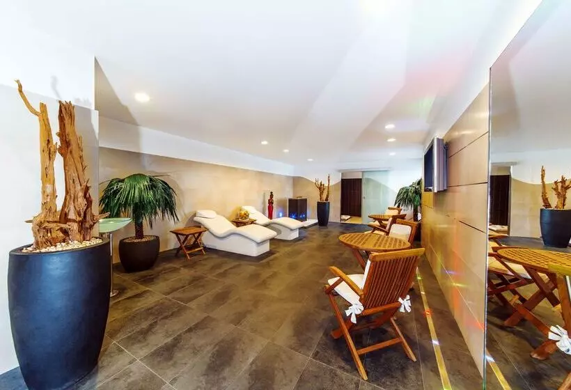 Hotell NH Budapest City